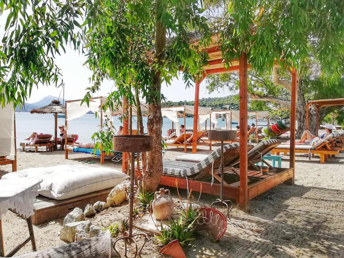 Summer Feel Suites Poros Town Bagian luar foto