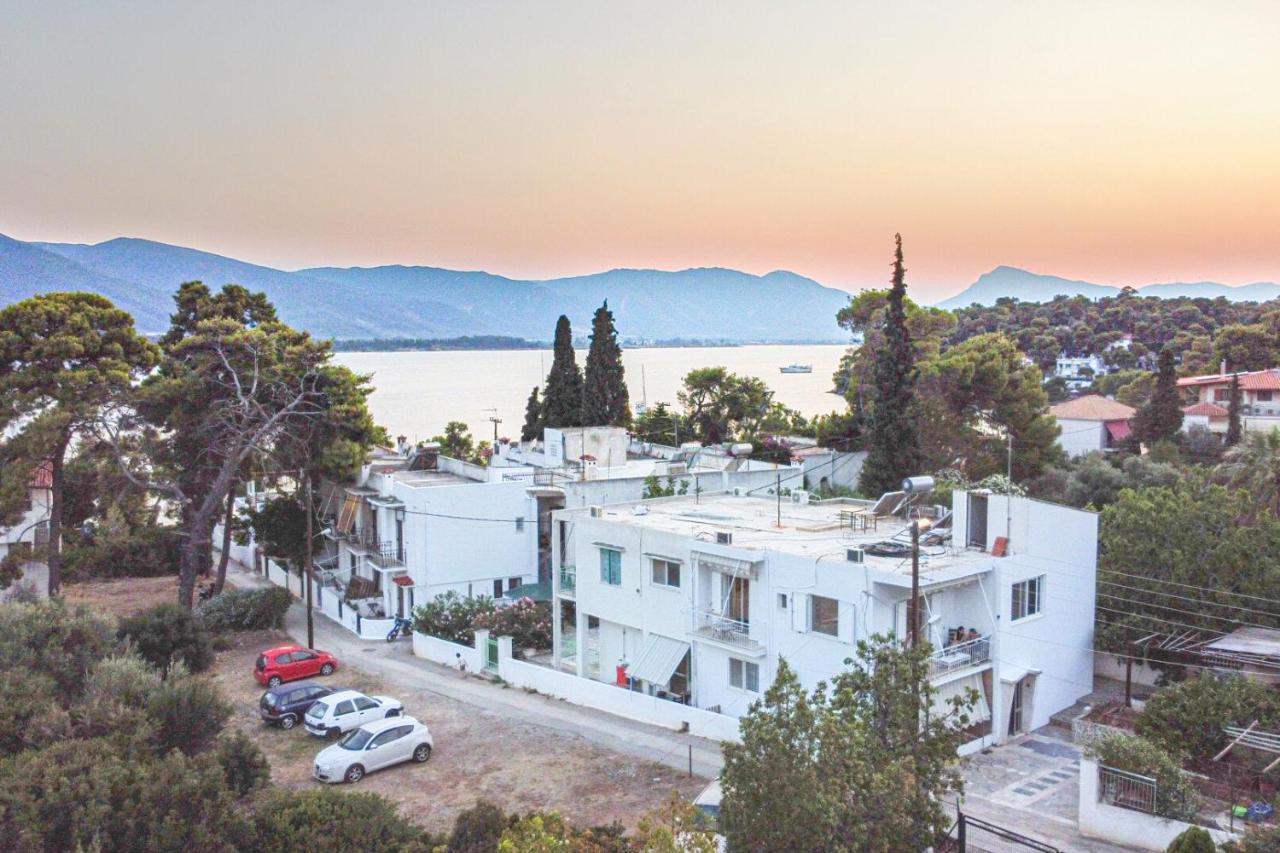 Summer Feel Suites Poros Town Bagian luar foto