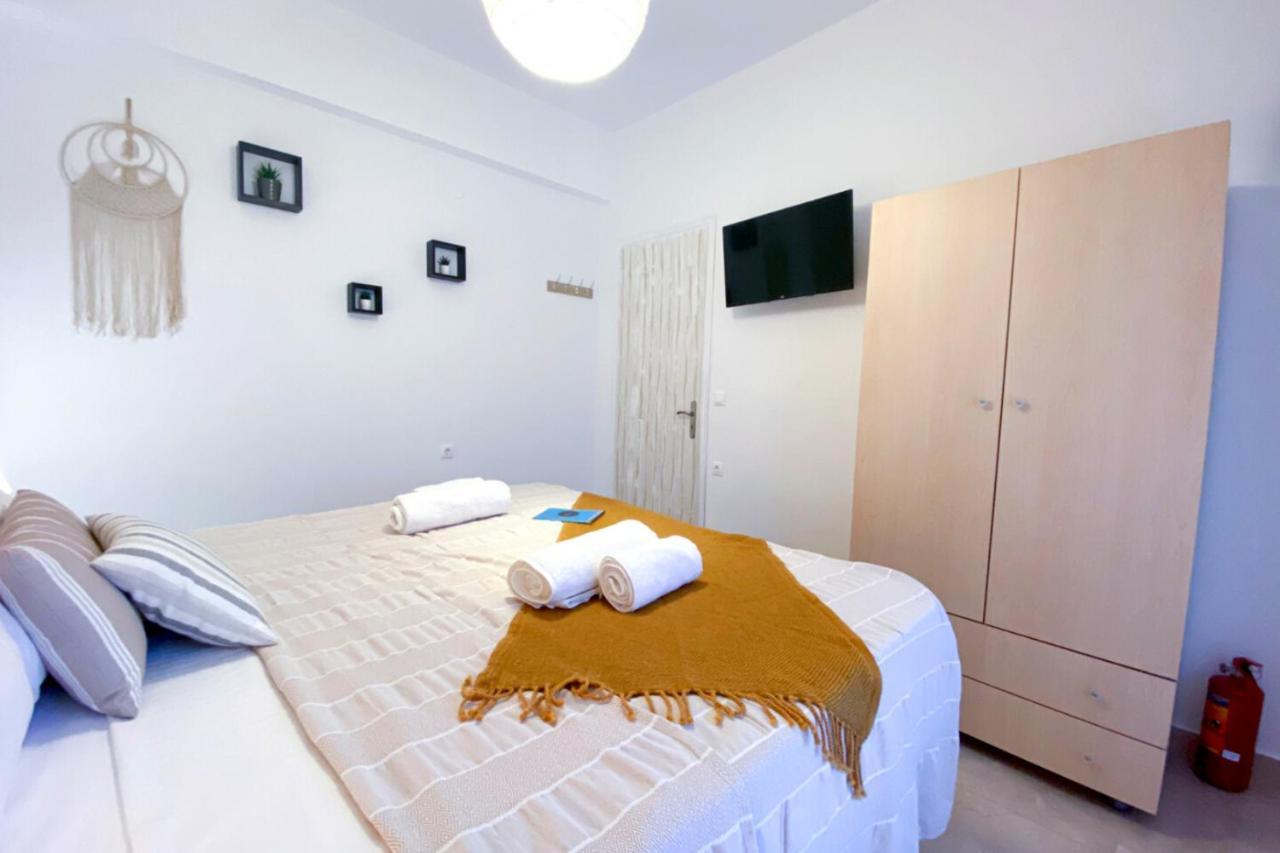 Summer Feel Suites Poros Town Bagian luar foto