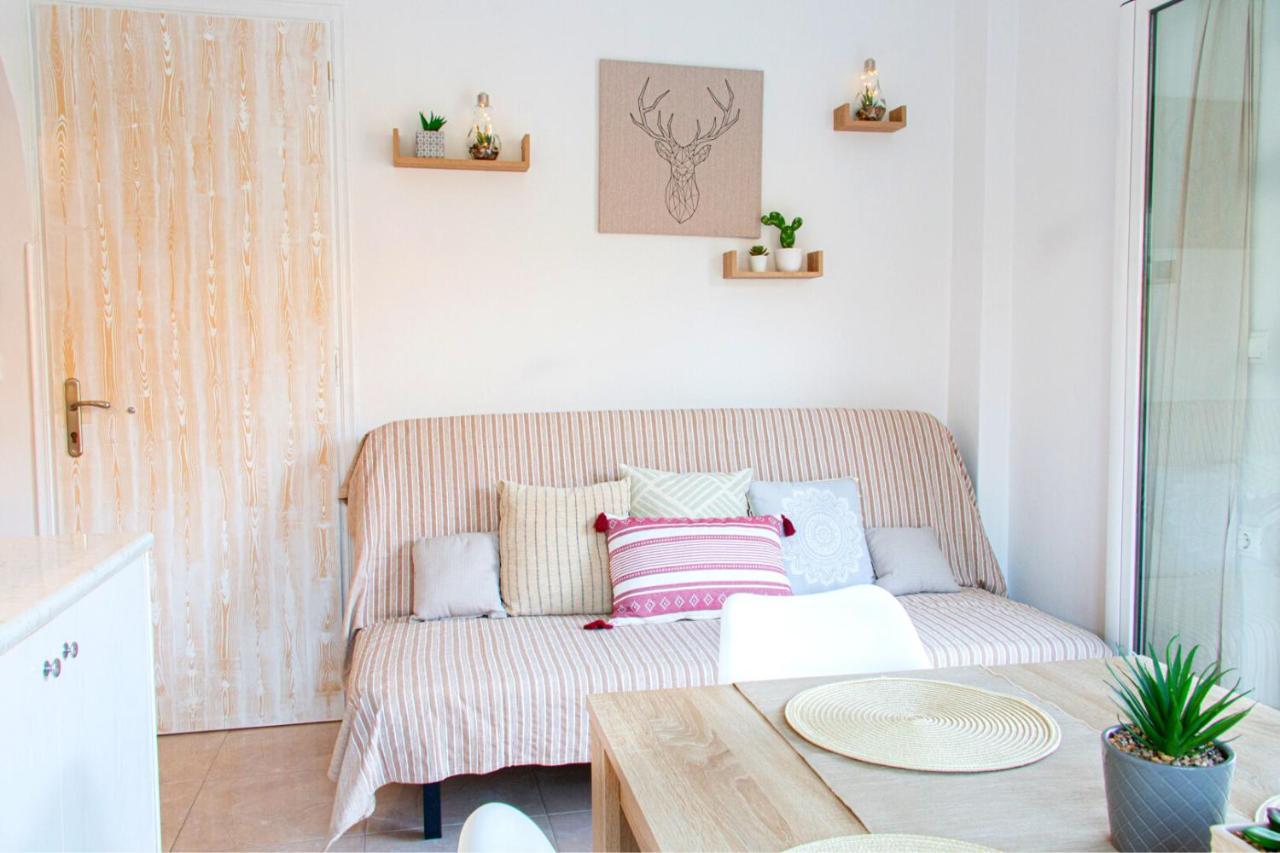 Summer Feel Suites Poros Town Bagian luar foto