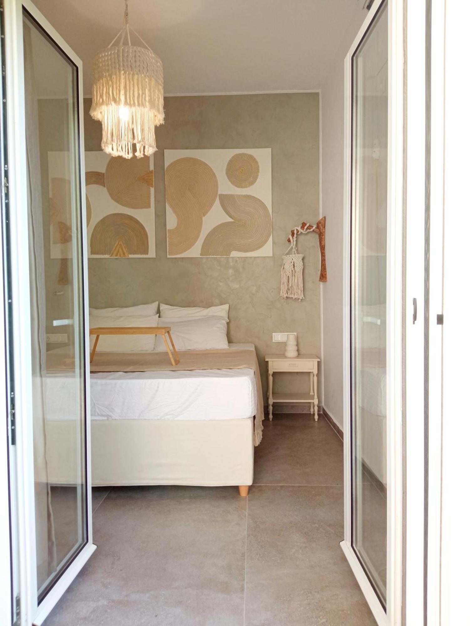 Summer Feel Suites Poros Town Bagian luar foto