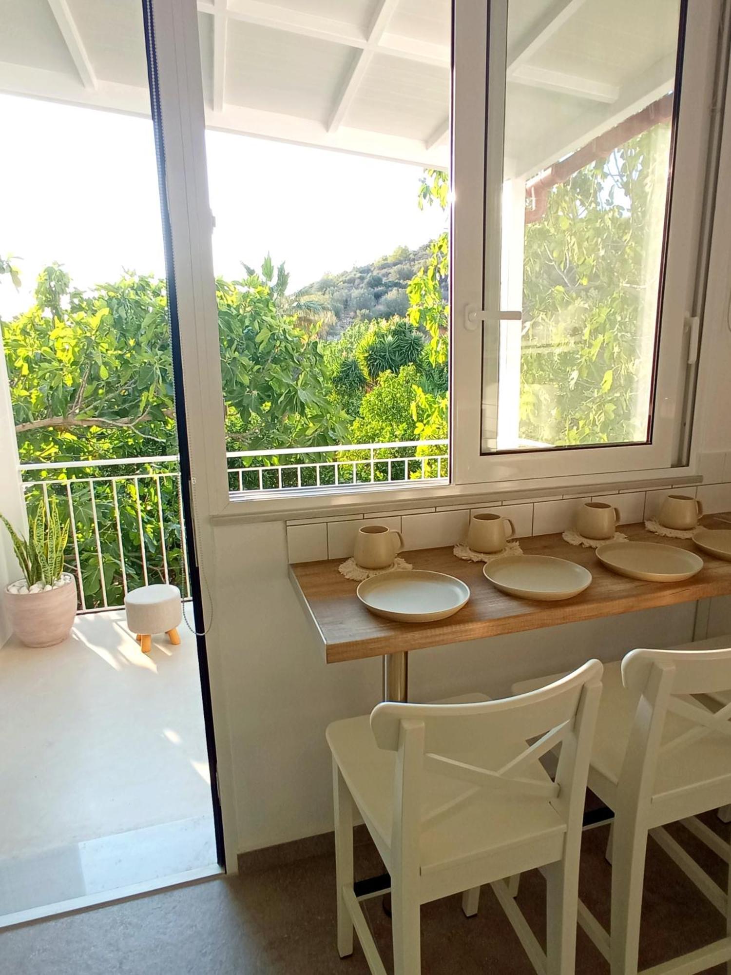 Summer Feel Suites Poros Town Bagian luar foto